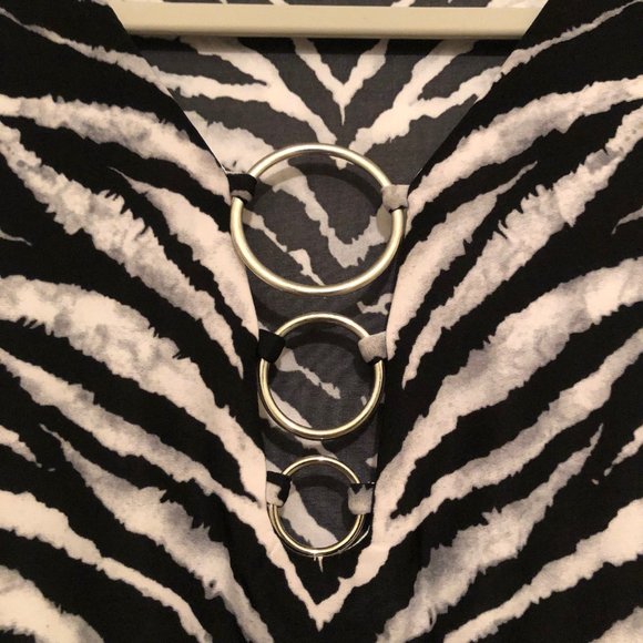 INC International Concepts Size Small Top.  Zebra pattern. - Picture 4 of 6